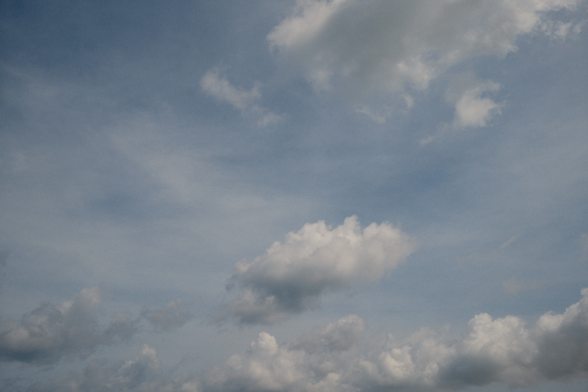 A cloudy sky during the day in Aruba